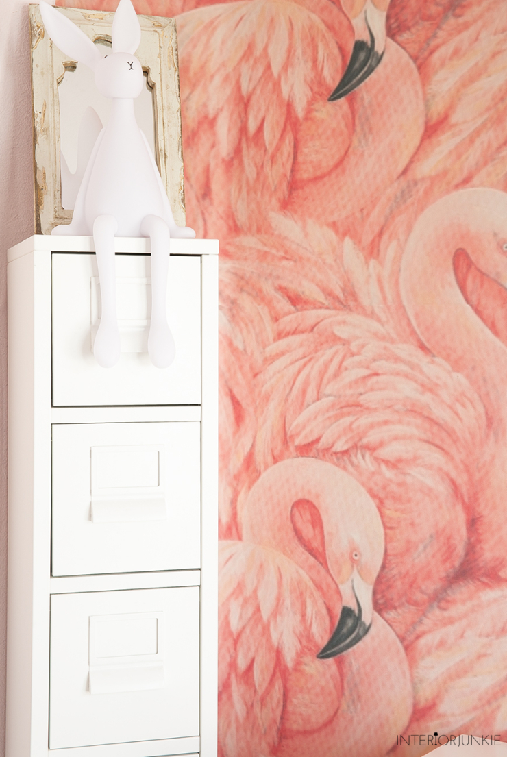 vertrekken Associëren Ontcijferen DIY: pimp de babykamer met flamingo behang - Interior junkie
