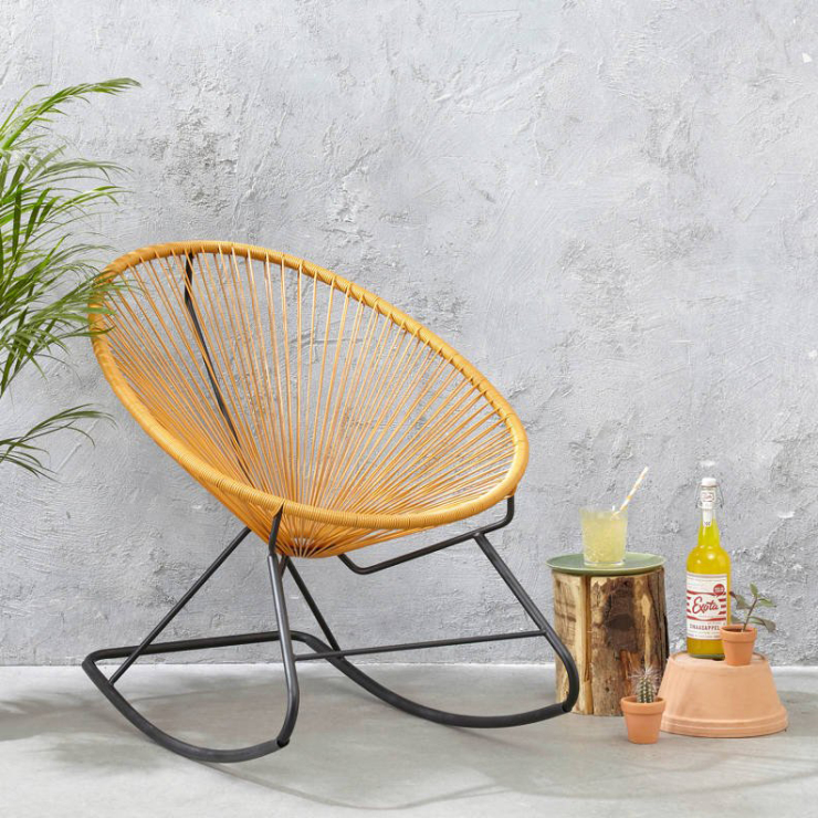 Woonfavorieten: schommelstoel bamboe ligbed - Interior junkie